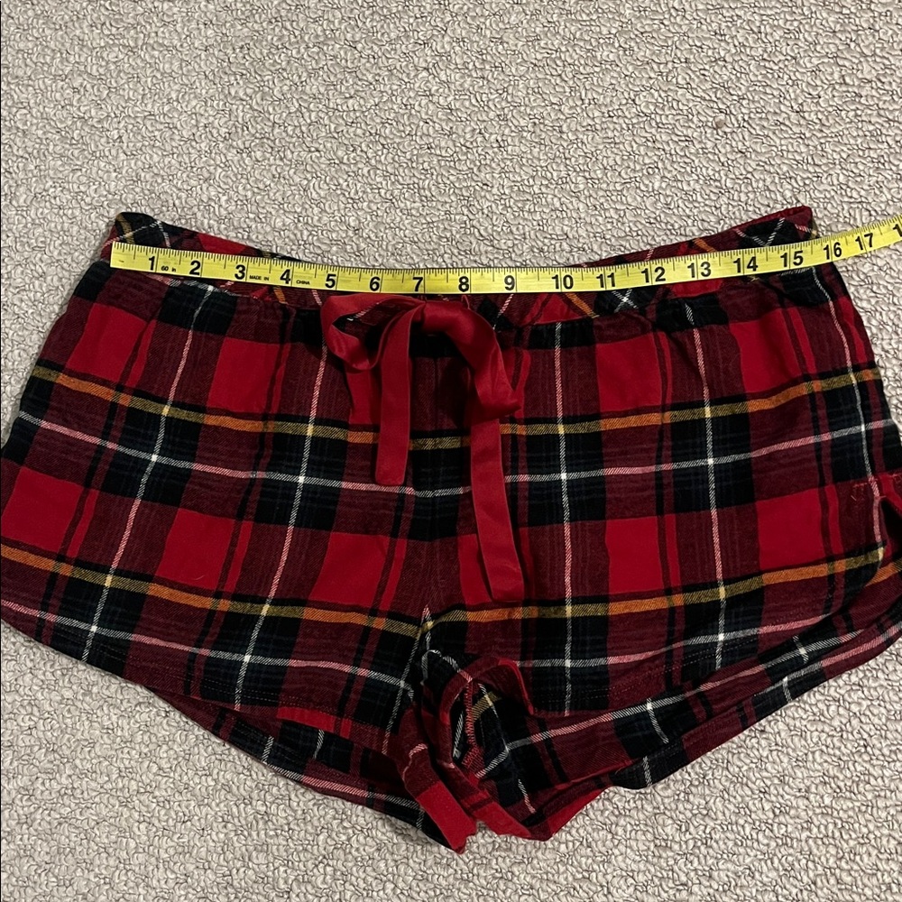 Skims Flannel Micro Sleep Shorts - Picture 14 of 15